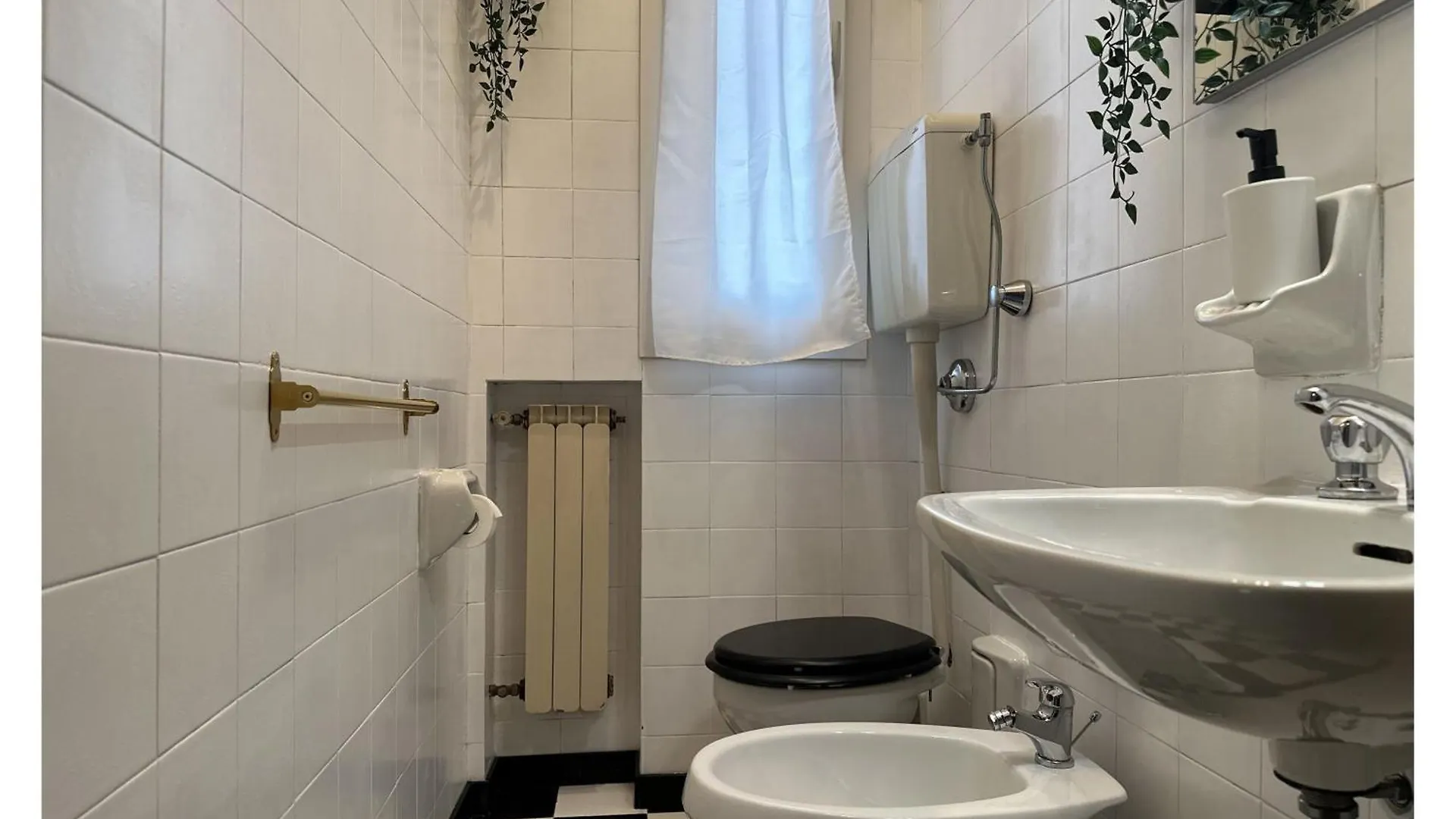 Bologna Central Station Apartment 0*,  إيطاليا